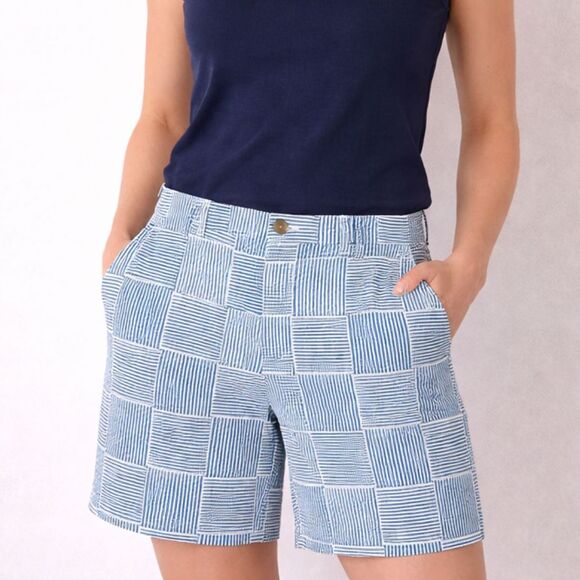 L.L. Bean Pants - L.L. Bean Women’s Blue & White Seersucker Patchwork Shorts Nautical Preppy 10